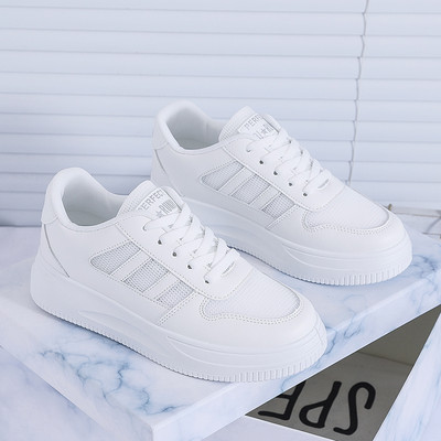 Γυναικεία έκο δερμάτινα πάνινα παπούτσια με επίπεδη σόλα - δύο μοντέλα