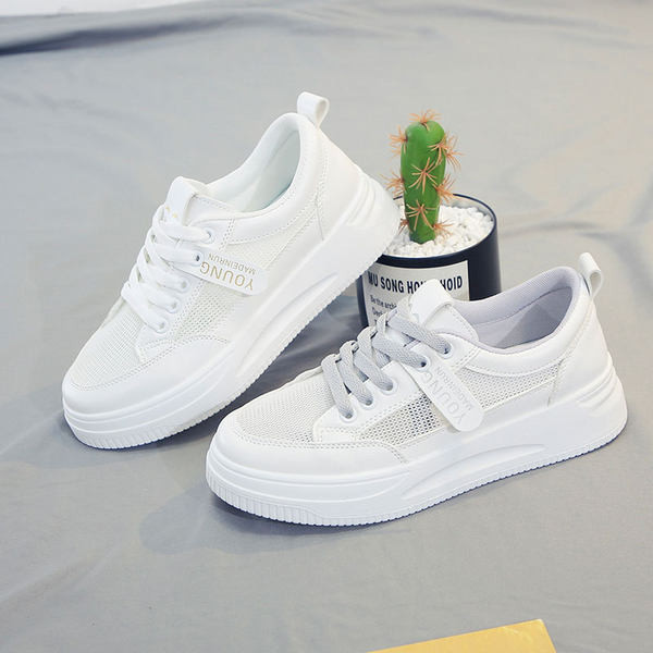 Καλοκαιρινά αναπνεύσιμα πάνινα παπούτσια με επίπεδη σόλα σε λευκό χρώμα