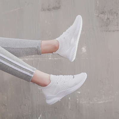 Γυναικεία υφασμάτινα αθλητικά παπούτσια κατάλληλα για το καλοκαίρι