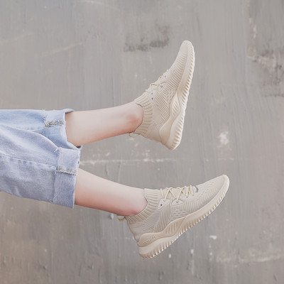 Γυναικεία υφασμάτινα αθλητικά παπούτσια κατάλληλα για το καλοκαίρι