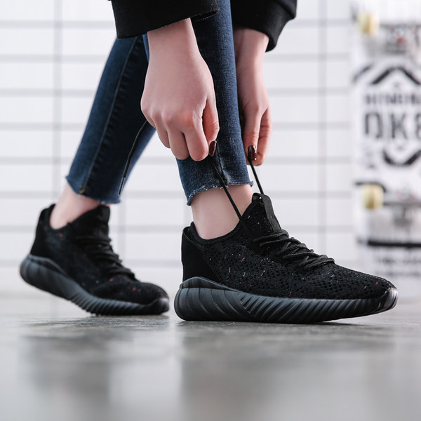 Sieviešu tekstila kedas ar plakanām zolēm un šņorēm četrās krāsās