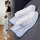 Öko-nahast naiste tossud paeltega - valget värvi