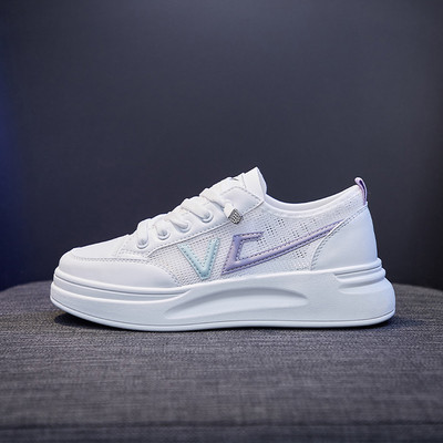 Öko-nahast naiste tossud paeltega - valget värvi