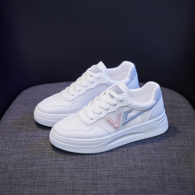 Öko-nahast naiste tossud paeltega - valget värvi