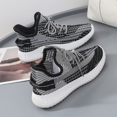 Suveks sobivad naiste tekstiilist tossud