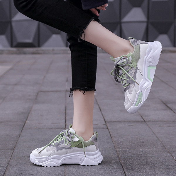 Ikdienas elpojošas sporta kedas ar raupju zoli sievietēm