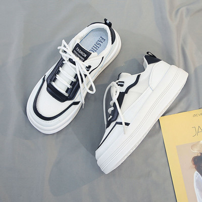 Lamedate taldade ja paeltega valge ja musta värvi naiste tossude uus mudel