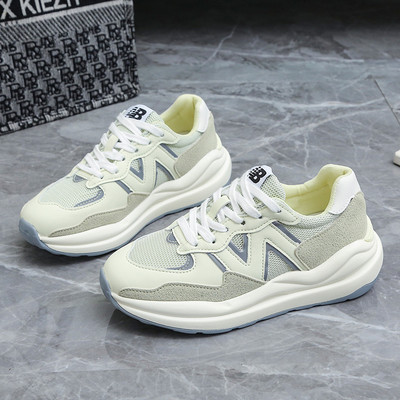 Γυναικεία πάνινα αθλητικά παπούτσια με επίπεδη σόλα