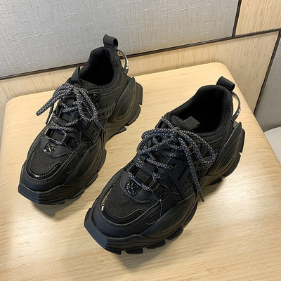 Mustad naiste tossud krobelise 4 cm tallaga