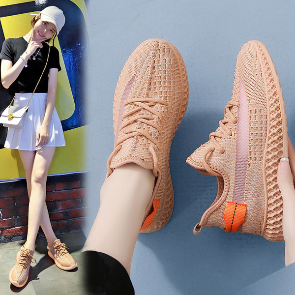 Sportimiseks sobivad suvised naiste riidest tossud