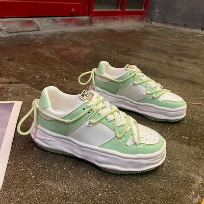 Ikdienas sieviešu ādas kedas ar plakanām zolēm