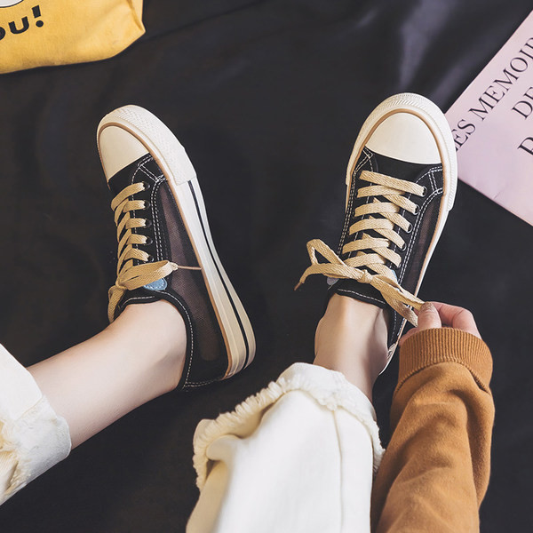 Sieviešu tenta kedas ar izšuvumu un plakanu zoli