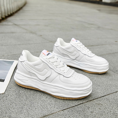 Lameda tallaga vabaaja naiste nahast tossud