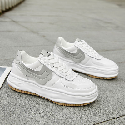 Lameda tallaga vabaaja naiste nahast tossud