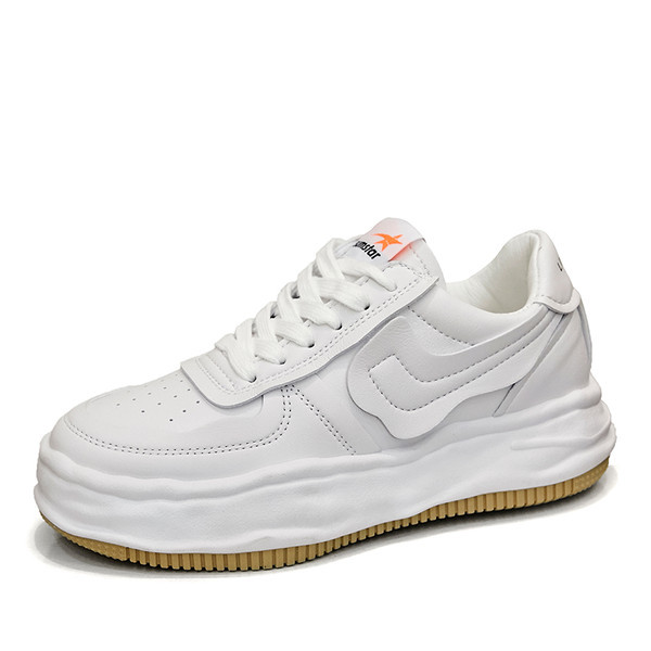 Lameda tallaga vabaaja naiste nahast tossud