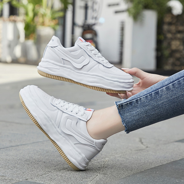 Lameda tallaga vabaaja naiste nahast tossud