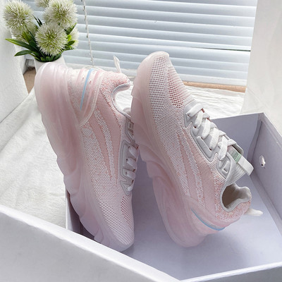 Embleemiga lõuendist naiste tossud