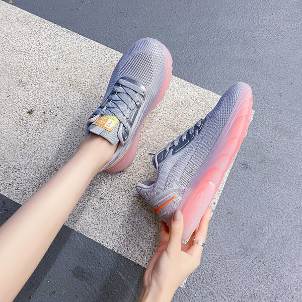 Embleemiga lõuendist naiste tossud