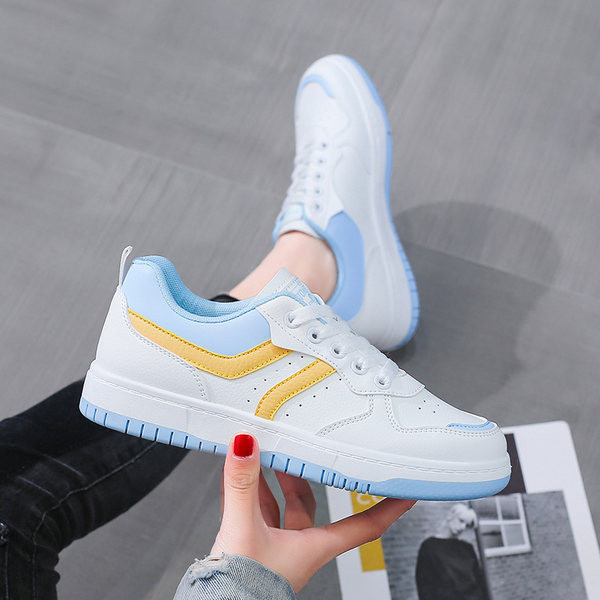 Sieviešu ikdienas kedas trīs krāsās ar mežģīnēm un plakanu zoli