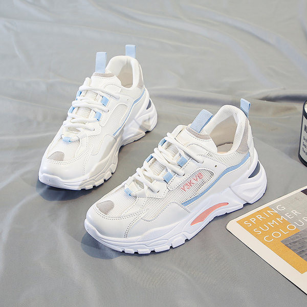 Jauns sieviešu kedu modelis ar raupju zoli - baltā un melnā krāsā