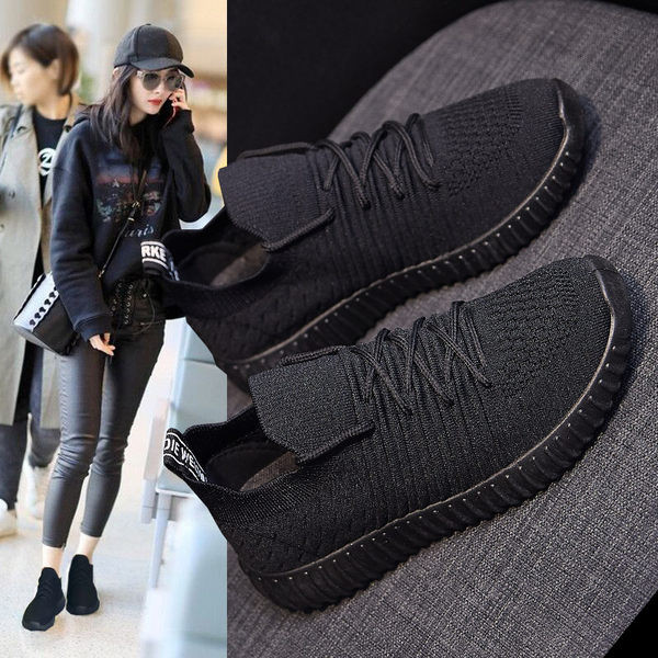 Libisemisvastase tallaga jooksmiseks sobivad naiste tekstiilist tossud