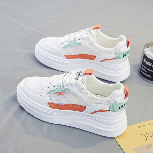 Sportiskas ikdienas sieviešu kedas ar plakanām zolēm un šņorēm