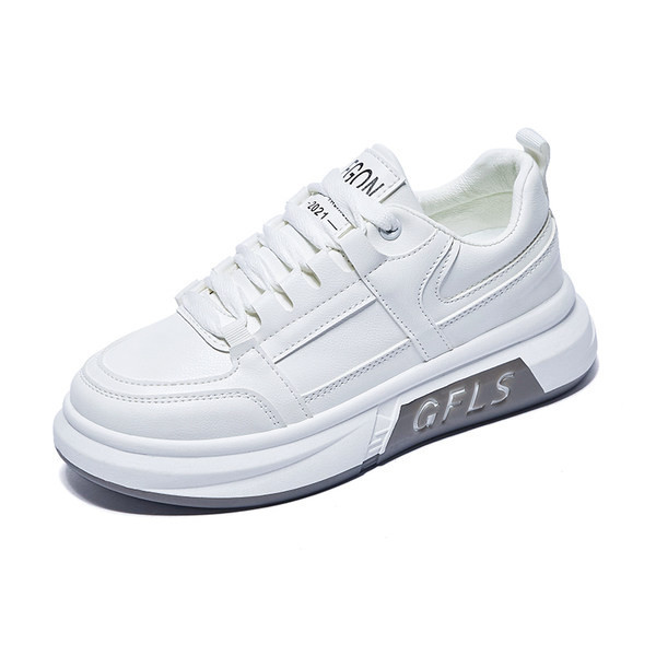 Γυναικεία αθλητικά παπούτσια με επιγραφή στη σόλα και τα κορδόνια