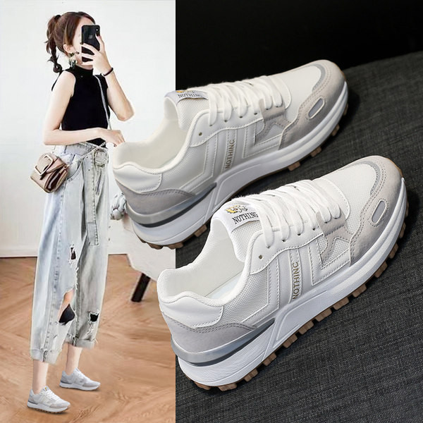 Naiste vabaaja tossud kolmes värvitoonis paeltega