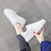 Vasarai piemērotas sieviešu kedas baltā krāsā