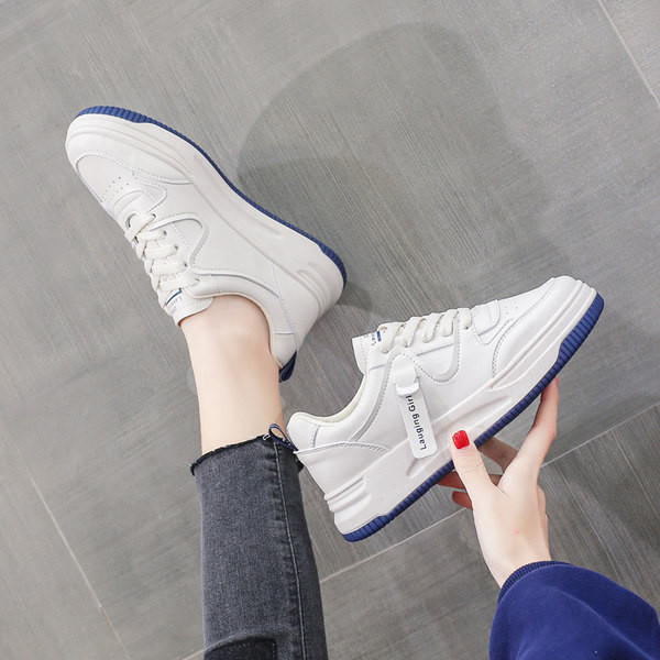 Vasarai piemērotas sieviešu kedas baltā krāsā