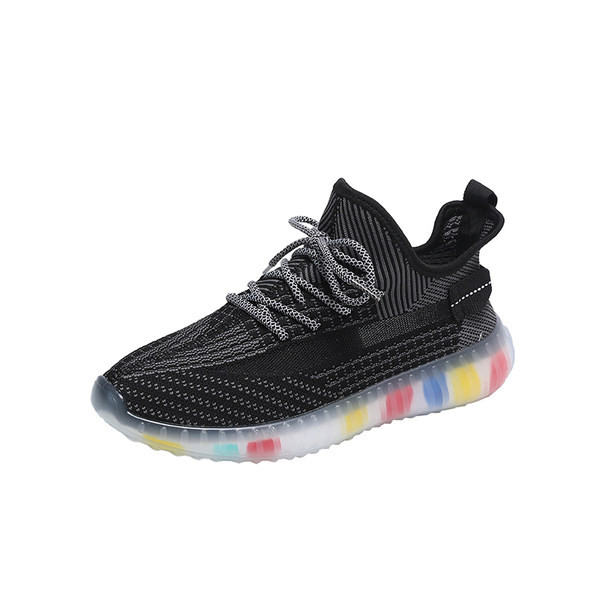 Ikdienas kedas ar mežģīnēm un krāsainu zoli