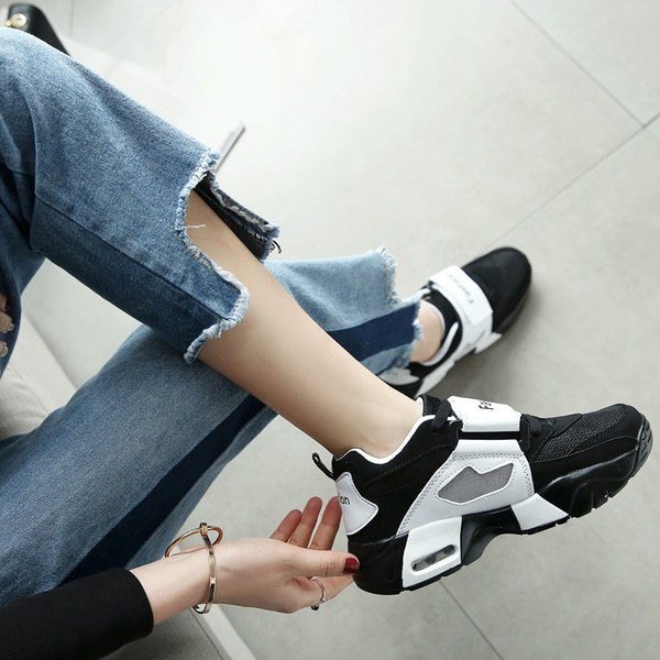 Γυναικεία αθλητικά πάνινα παπούτσια με κορδόνια και στερέση βελκρό 