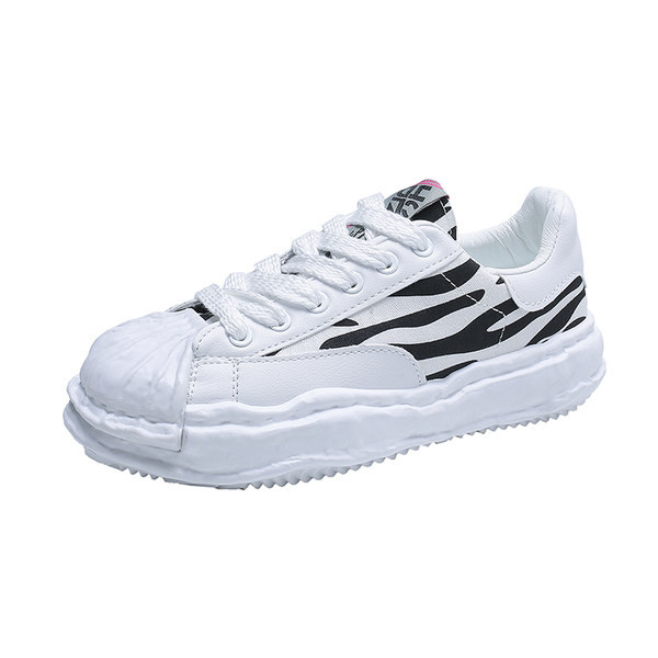 Jauns sieviešu kedu modelis ar dzīvnieku apdruku