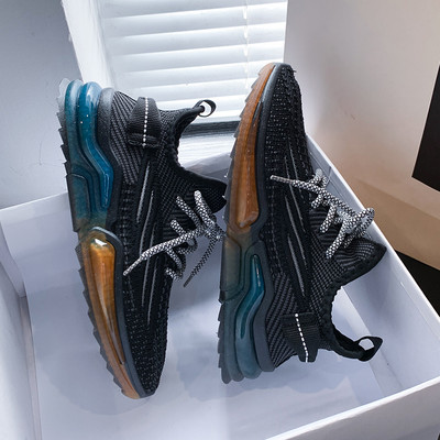 Naiste tekstiilist sporditossud