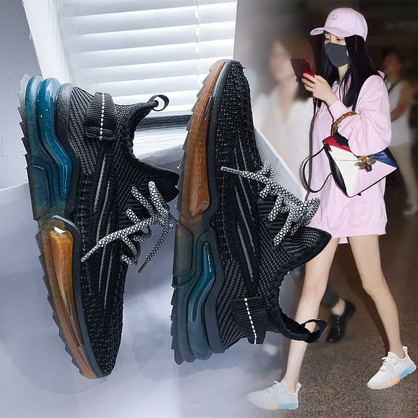 Naiste tekstiilist sporditossud