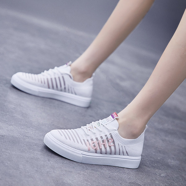 Novi model ženskih platnenih tenisica sa natpisom i vezicama