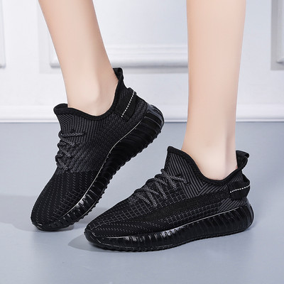 Paelte ja lameda tallaga hingavad lõuendist tossud