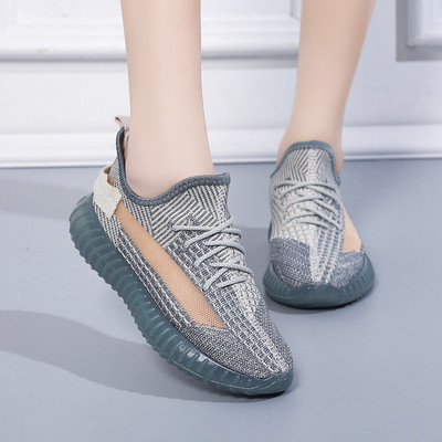 Paelte ja lameda tallaga hingavad lõuendist tossud