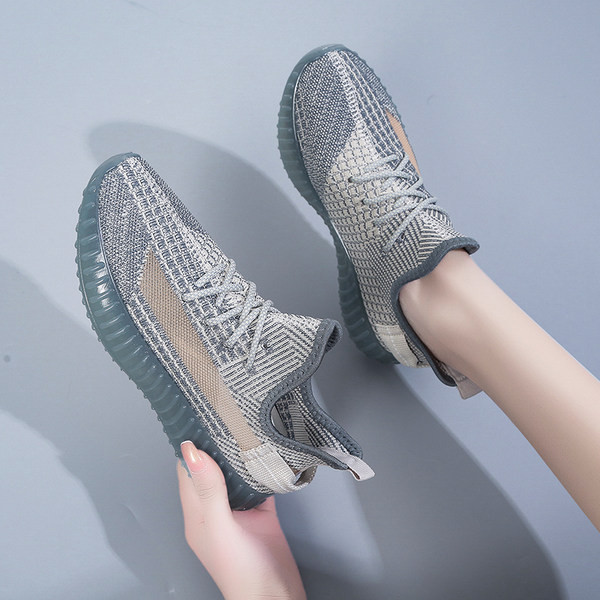 Paelte ja lameda tallaga hingavad lõuendist tossud