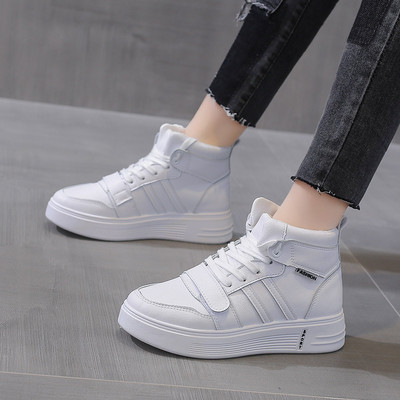 Valget värvi paelte ja lameda tallaga naiste tossud