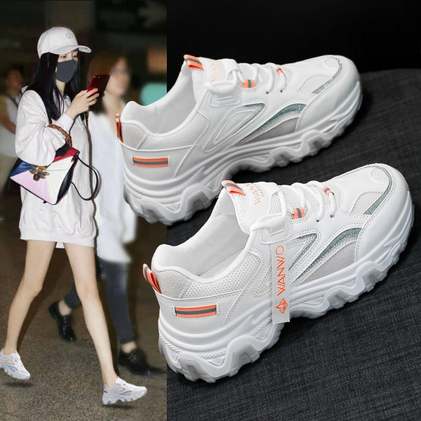 Γυναικεία αθλητικά παπούτσια με κορδόνια και επιγραφή σε τρία χρώματα