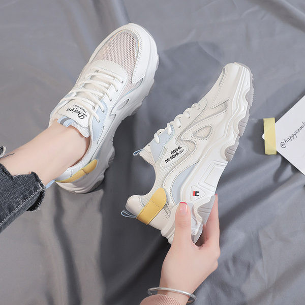 Kareda tallaga vabaaja naiste tossud - kolme värvi