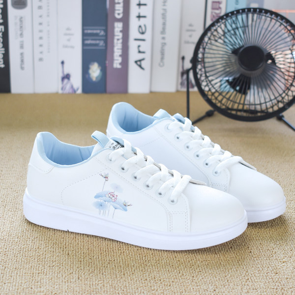 Ženske casual tenisice s aplikacijom i vezicama