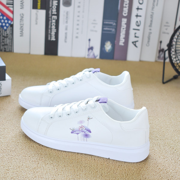 Ženske casual tenisice s aplikacijom i vezicama