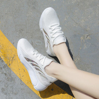 Γυναικεία πάνινα παπούτσια - δύο μοντέλα