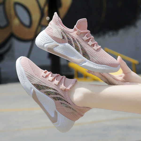 Γυναικεία πάνινα παπούτσια - δύο μοντέλα