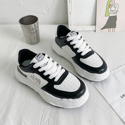 Elpojošas sieviešu kedas no eko ādas ar plakanu zoli