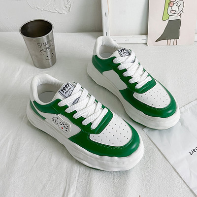 Elpojošas sieviešu kedas no eko ādas ar plakanu zoli