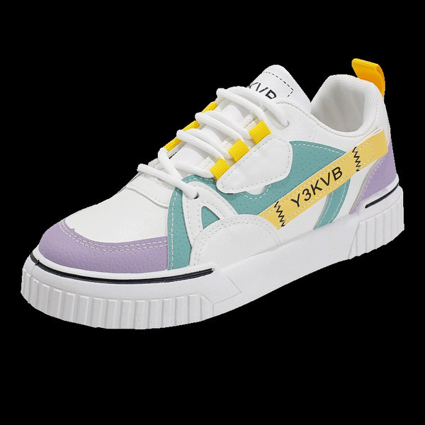 Naiste värvilised paeltega ja lameda tallaga tossud