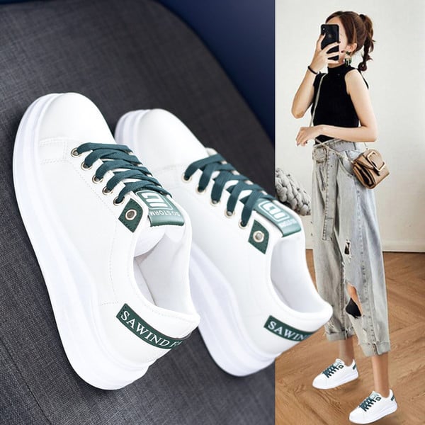 Naiste tossud kõrge tallakirja ja värviliste lipsudega